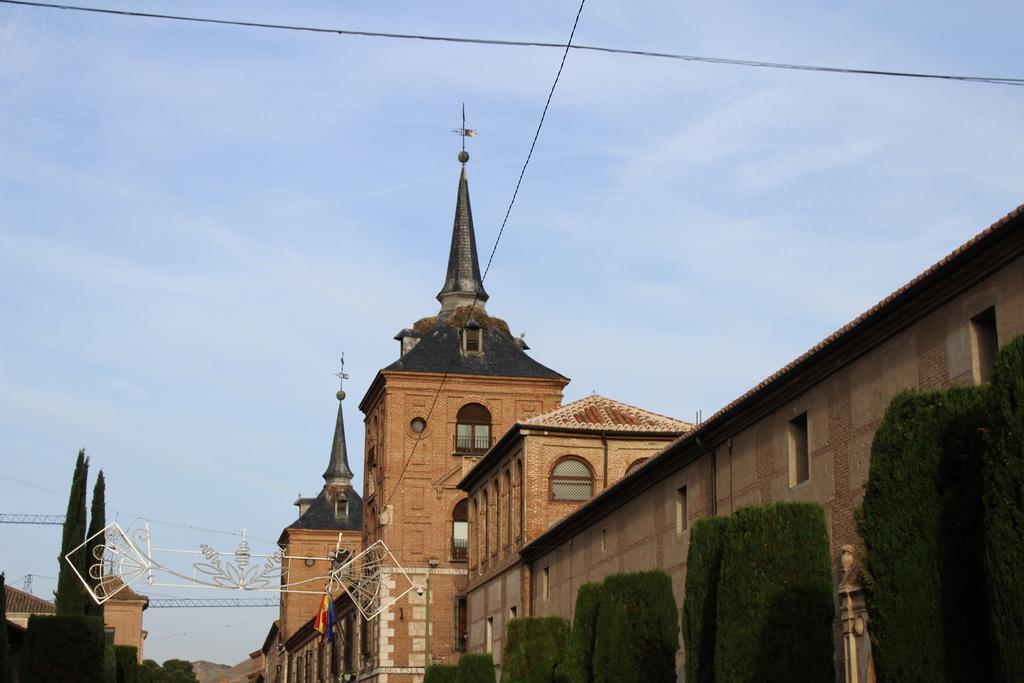 Hotel Cuatro Canos Alcalá de Henares Exterior foto